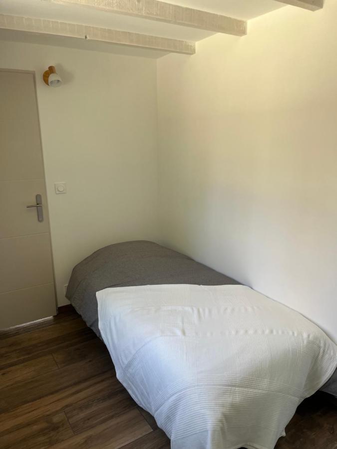 Maisonnette Avec Petite Foret Valréas Buitenkant foto