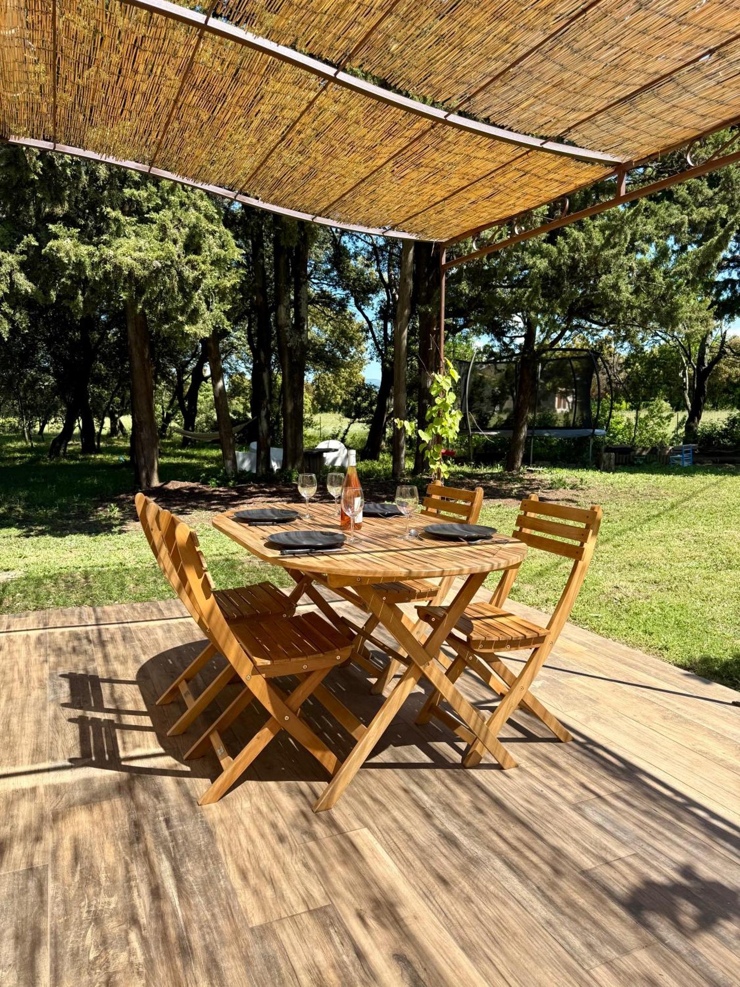 Maisonnette Avec Petite Foret Valréas Buitenkant foto